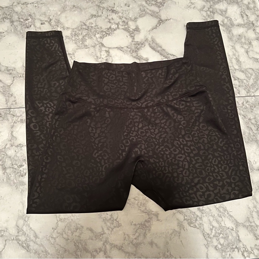 Buffbunny-Rebel Legging -
Black Leopard-L